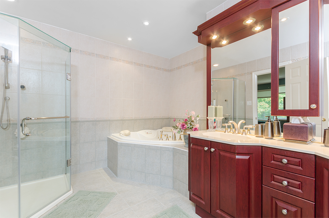 Master bathroom - 16 MacPhail Court, Buttonville | Home for Sale | Jethro Seymour, one of the Top Davisville Real Estate Broker