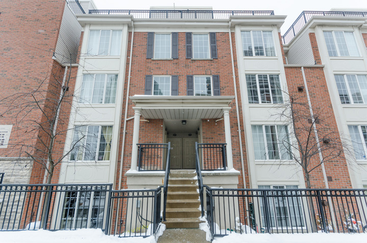 3 Everson Drive, Suite 326 | Home for sale in Davisville Village by Top 1% real estate Broker Jethro Seymour. Buying or selling call for expert advice - 416-712-0767