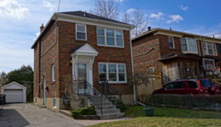 259 Donlea Drive, Front View - Leaside Home Sale by Top Neighbourhood Realtor Jethro Seymour